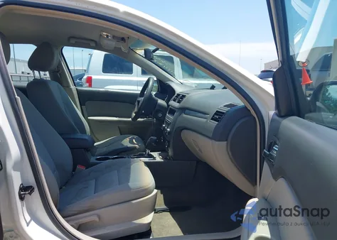 2012 Ford Fusion S z USA, uszkodzony, nr VIN 3FAHP0GA2CR138002